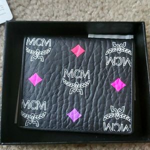 Mcm host pick  leather diamond wallet dust cover warr…firm lowered thanks